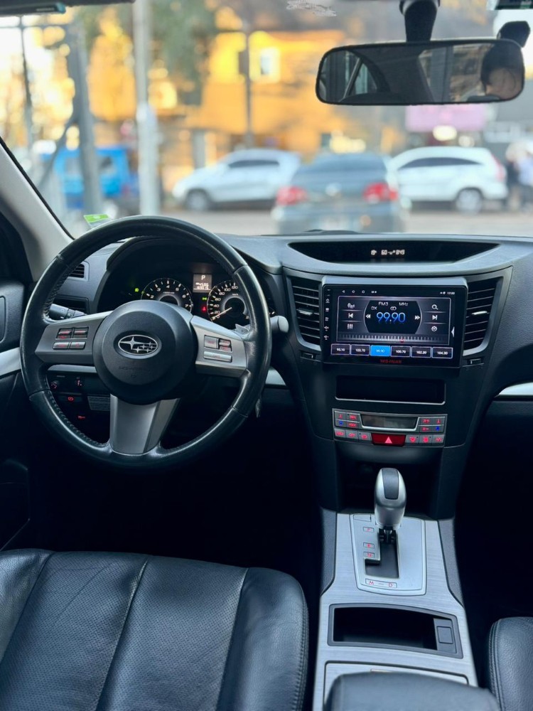 Subaru Legacy Premium — foto 11